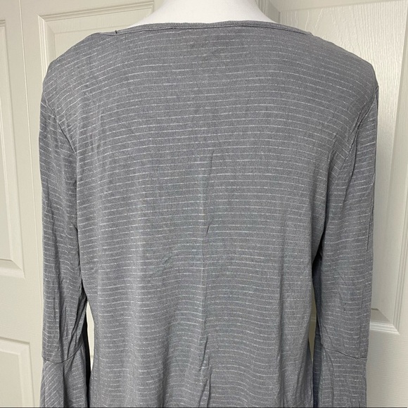 LC Lauren Conrad Weekend Flare Sleeve Top Gray - Picture 7 of 8
